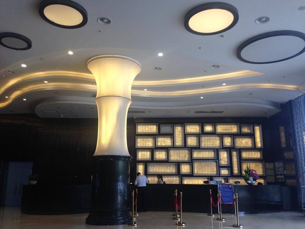 Golden Palm Hotel Zhuhai Exteriör bild