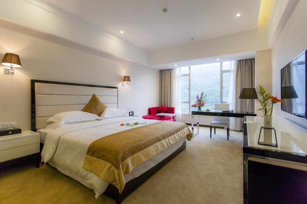 Golden Palm Hotel Zhuhai Exteriör bild