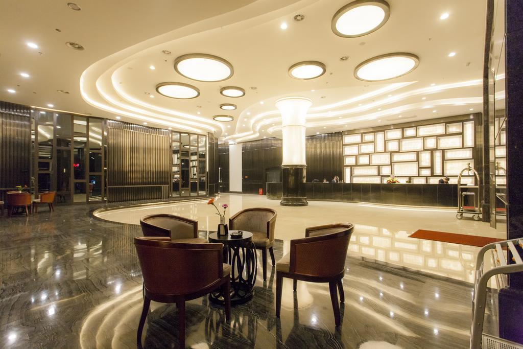 Golden Palm Hotel Zhuhai Exteriör bild