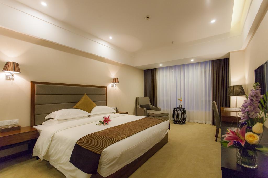 Golden Palm Hotel Zhuhai Exteriör bild