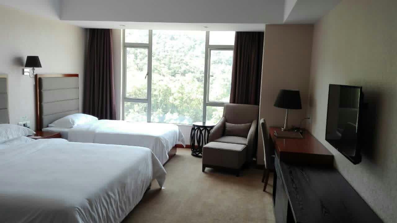 Golden Palm Hotel Zhuhai Exteriör bild