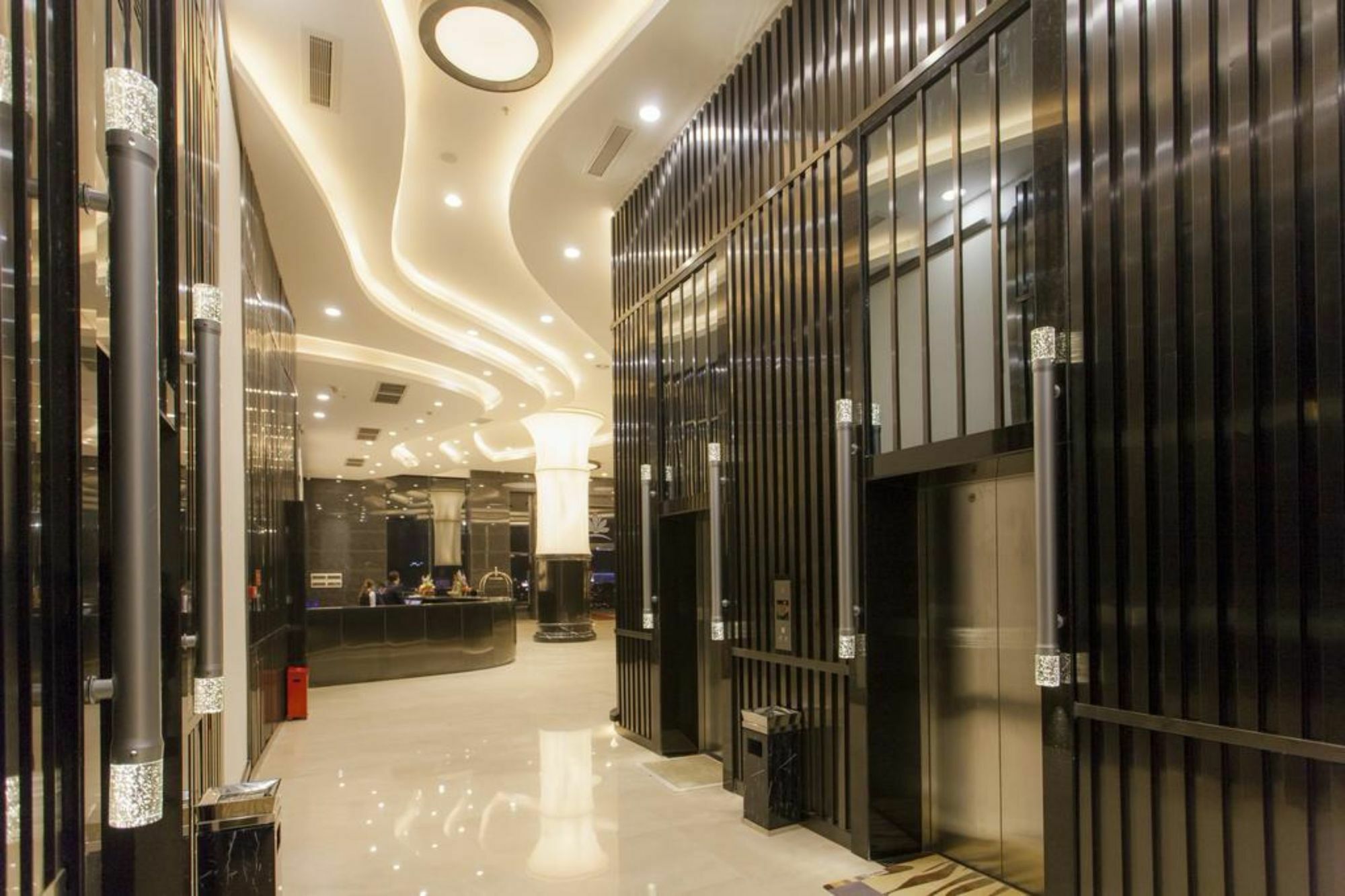 Golden Palm Hotel Zhuhai Exteriör bild